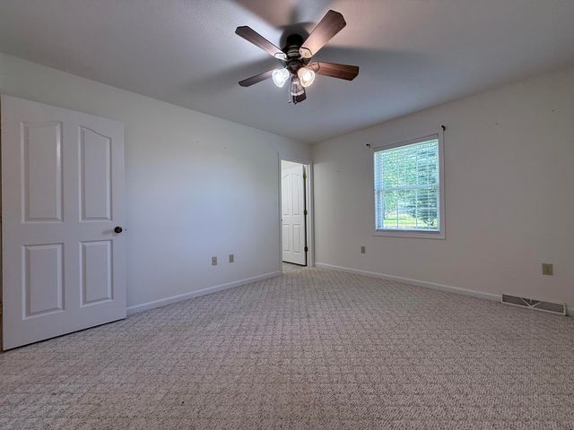 44 Windswept Lane, Russell Springs, KY 42642