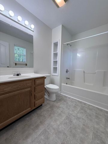 44 Windswept Lane, Russell Springs, KY 42642