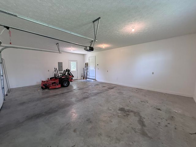 44 Windswept Lane, Russell Springs, KY 42642