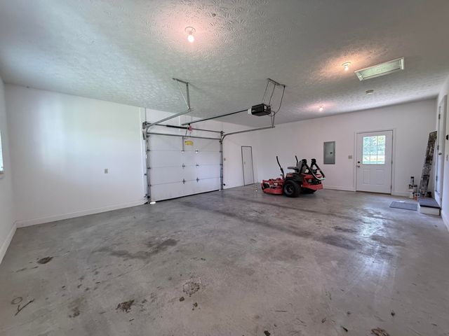 44 Windswept Lane, Russell Springs, KY 42642