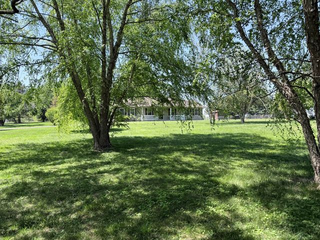 44 Windswept Lane, Russell Springs, KY 42642