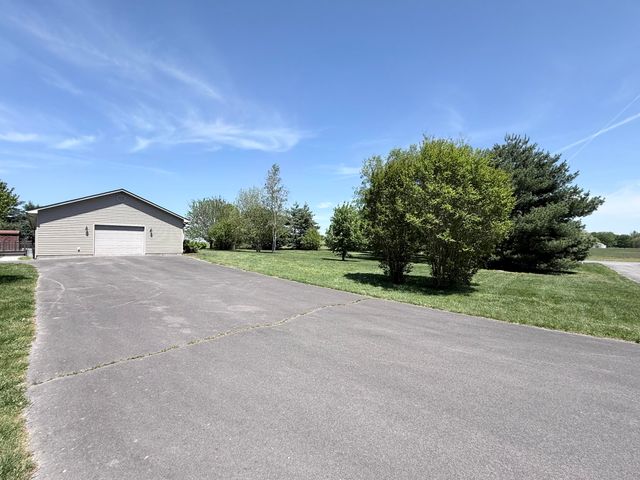 44 Windswept Lane, Russell Springs, KY 42642