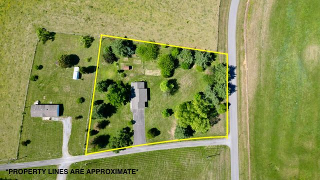 44 Windswept Lane, Russell Springs, KY 42642