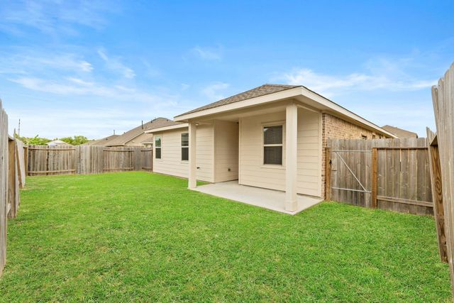 8427 Baywatch Circle, Baytown, TX 77523