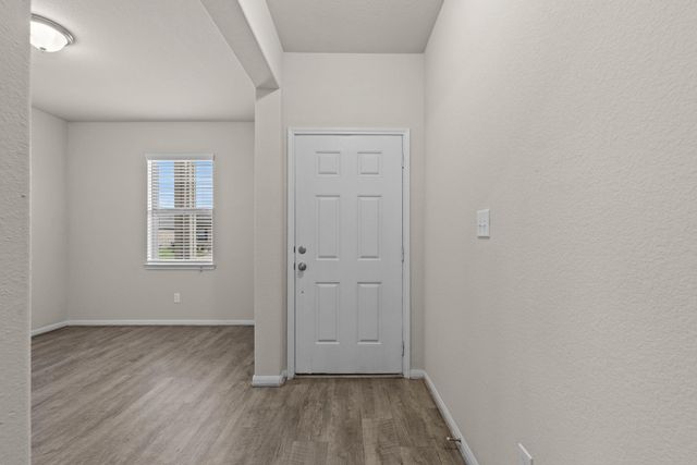 8427 Baywatch Circle, Baytown, TX 77523