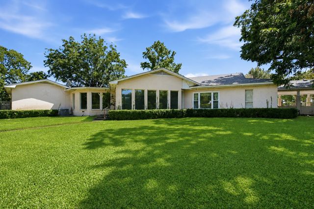 435 Horseshoe Trail W, Aledo, TX 76008