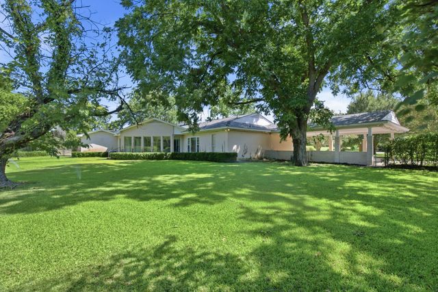 435 Horseshoe Trail W, Aledo, TX 76008