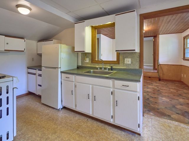 453 Mendon St, Uxbridge, MA 01569