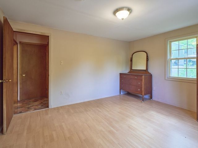 453 Mendon St, Uxbridge, MA 01569