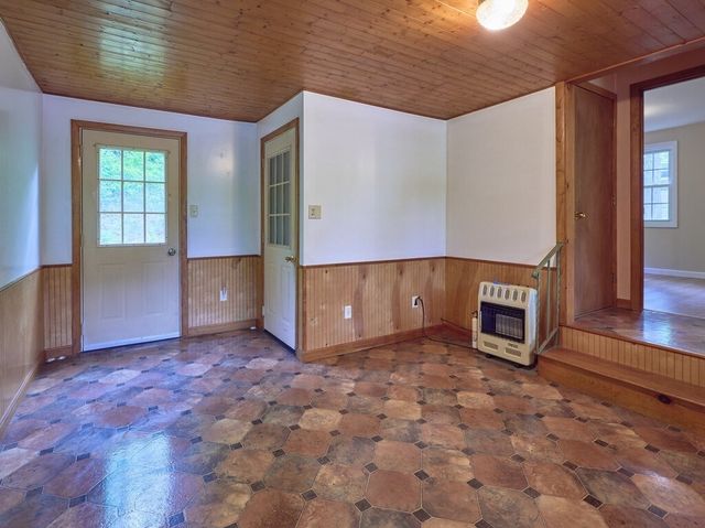 453 Mendon St, Uxbridge, MA 01569