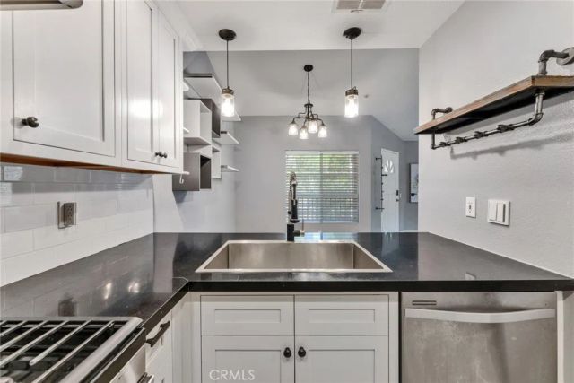 2960 Champion 209, Tustin, CA 92782