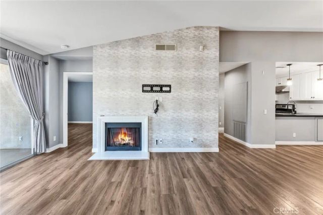 2960 Champion 209, Tustin, CA 92782