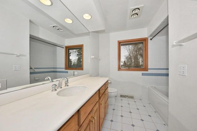 4260 N 163rd STREET, Brookfield, WI 53005