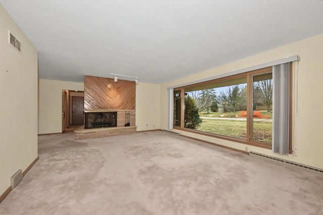 4260 N 163rd STREET, Brookfield, WI 53005