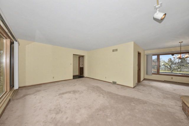 4260 N 163rd STREET, Brookfield, WI 53005