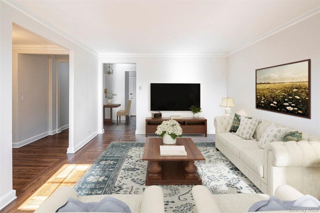 6 Midland Gardens 4B, Bronxville, NY 10708
