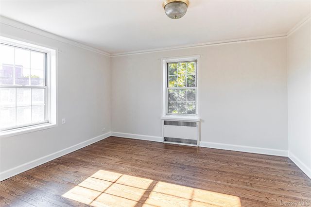 6 Midland Gardens 4B, Bronxville, NY 10708