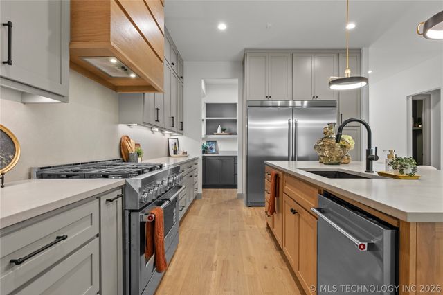 231 E 35th Place, Tulsa, OK 74105