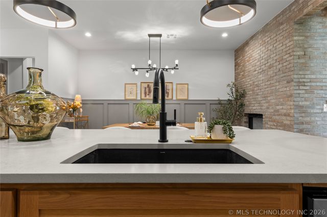 231 E 35th Place, Tulsa, OK 74105
