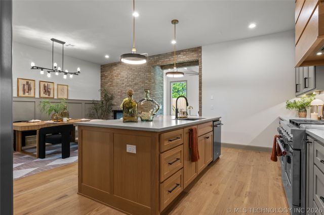 231 E 35th Place, Tulsa, OK 74105