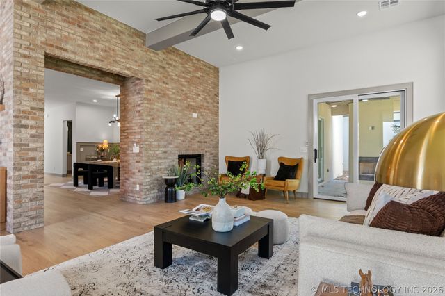 231 E 35th Place, Tulsa, OK 74105