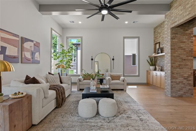 231 E 35th Place, Tulsa, OK 74105
