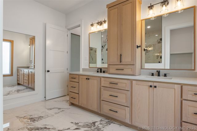 231 E 35th Place, Tulsa, OK 74105