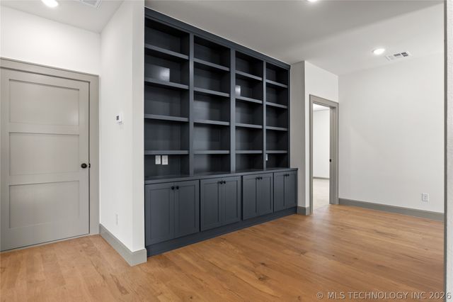 231 E 35th Place, Tulsa, OK 74105