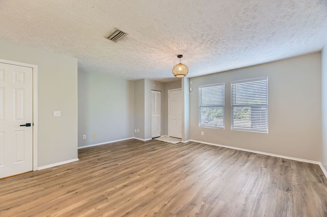 5855 Monroe Xing, Antioch, TN 37013