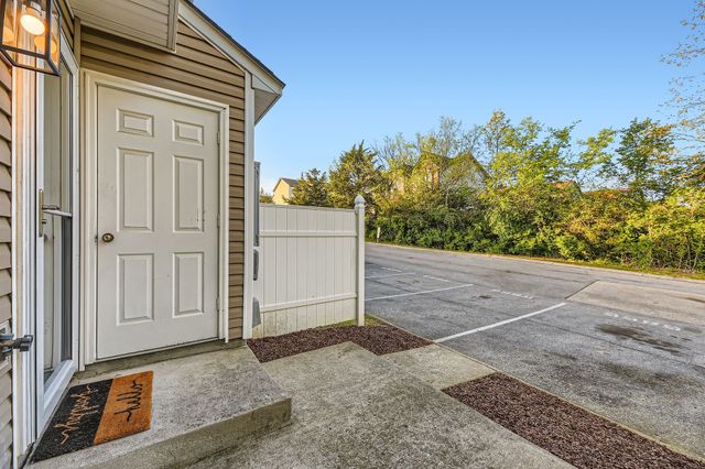 5855 Monroe Xing, Antioch, TN 37013