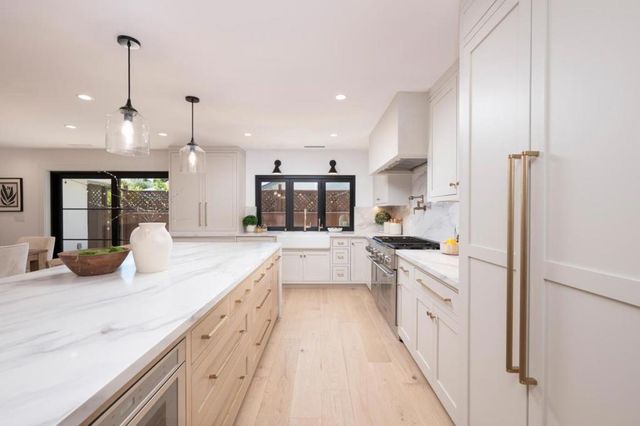 3231 Alameda De Las Pulgas, Menlo Park, CA 94025