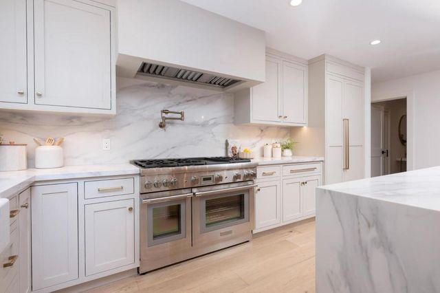 3231 Alameda De Las Pulgas, Menlo Park, CA 94025