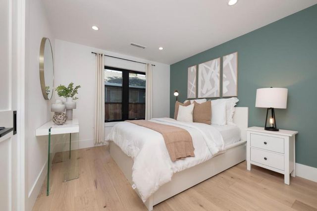 3231 Alameda De Las Pulgas, Menlo Park, CA 94025
