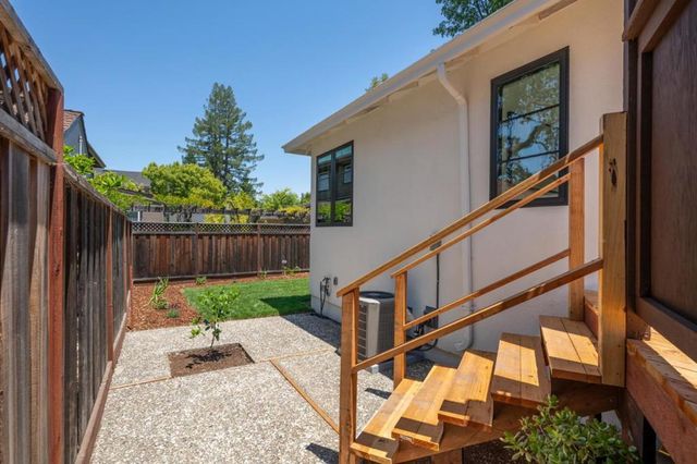 3231 Alameda De Las Pulgas, Menlo Park, CA 94025