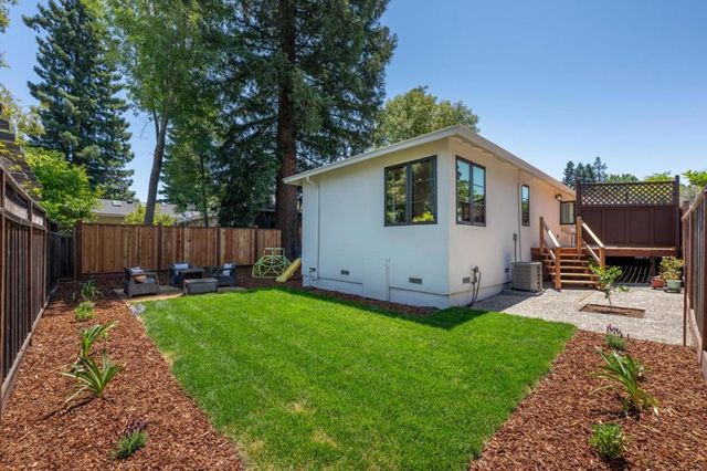 3231 Alameda De Las Pulgas, Menlo Park, CA 94025