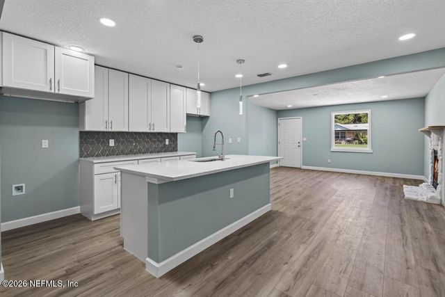7427 JOHN F KENNEDY Drive W, Jacksonville, FL 32219