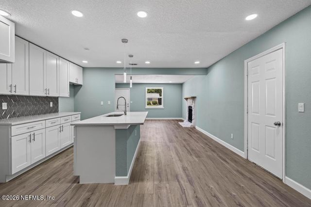 7427 JOHN F KENNEDY Drive W, Jacksonville, FL 32219