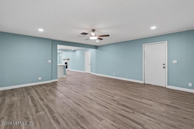 7427 JOHN F KENNEDY Drive W, Jacksonville, FL 32219