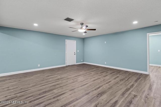 7427 JOHN F KENNEDY Drive W, Jacksonville, FL 32219