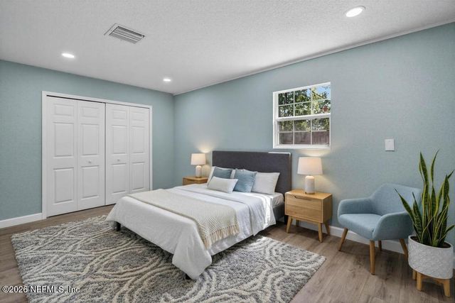 7427 JOHN F KENNEDY Drive W, Jacksonville, FL 32219