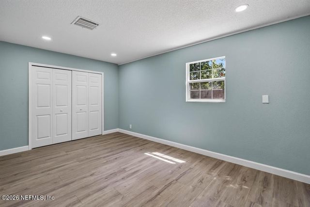 7427 JOHN F KENNEDY Drive W, Jacksonville, FL 32219
