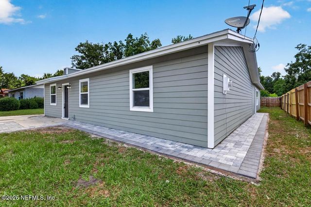 7427 JOHN F KENNEDY Drive W, Jacksonville, FL 32219