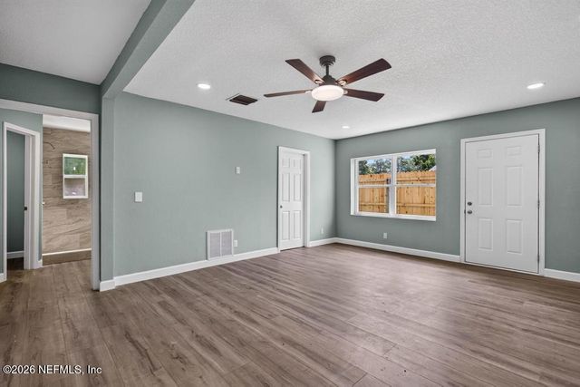 7427 JOHN F KENNEDY Drive W, Jacksonville, FL 32219