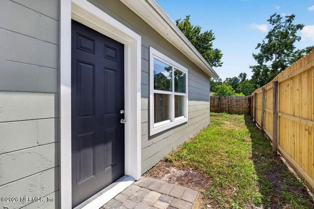 7427 JOHN F KENNEDY Drive W, Jacksonville, FL 32219