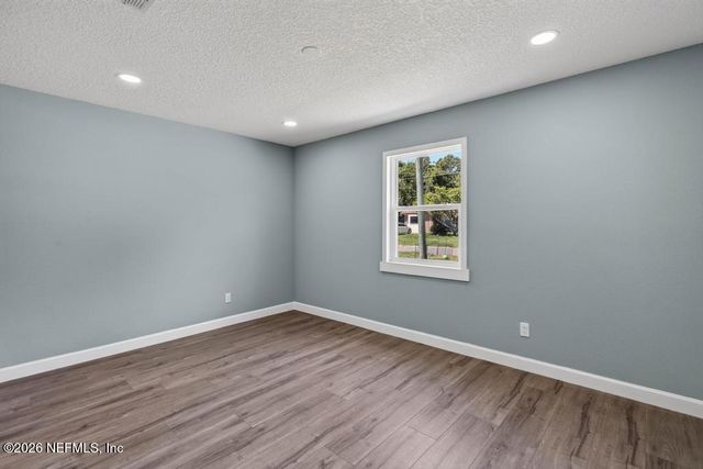 7427 JOHN F KENNEDY Drive W, Jacksonville, FL 32219