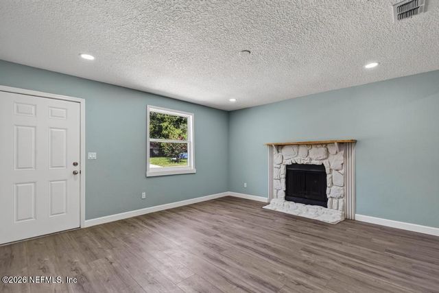 7427 JOHN F KENNEDY Drive W, Jacksonville, FL 32219