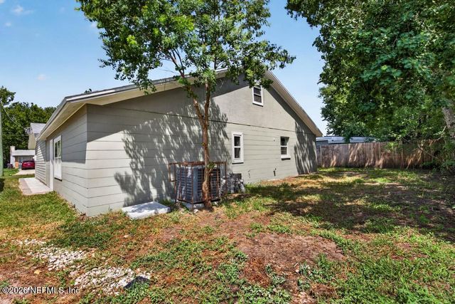7427 JOHN F KENNEDY Drive W, Jacksonville, FL 32219