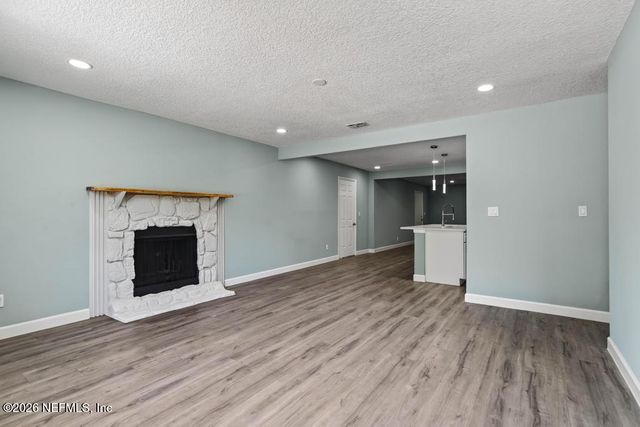 7427 JOHN F KENNEDY Drive W, Jacksonville, FL 32219