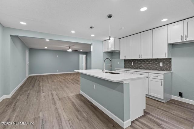 7427 JOHN F KENNEDY Drive W, Jacksonville, FL 32219
