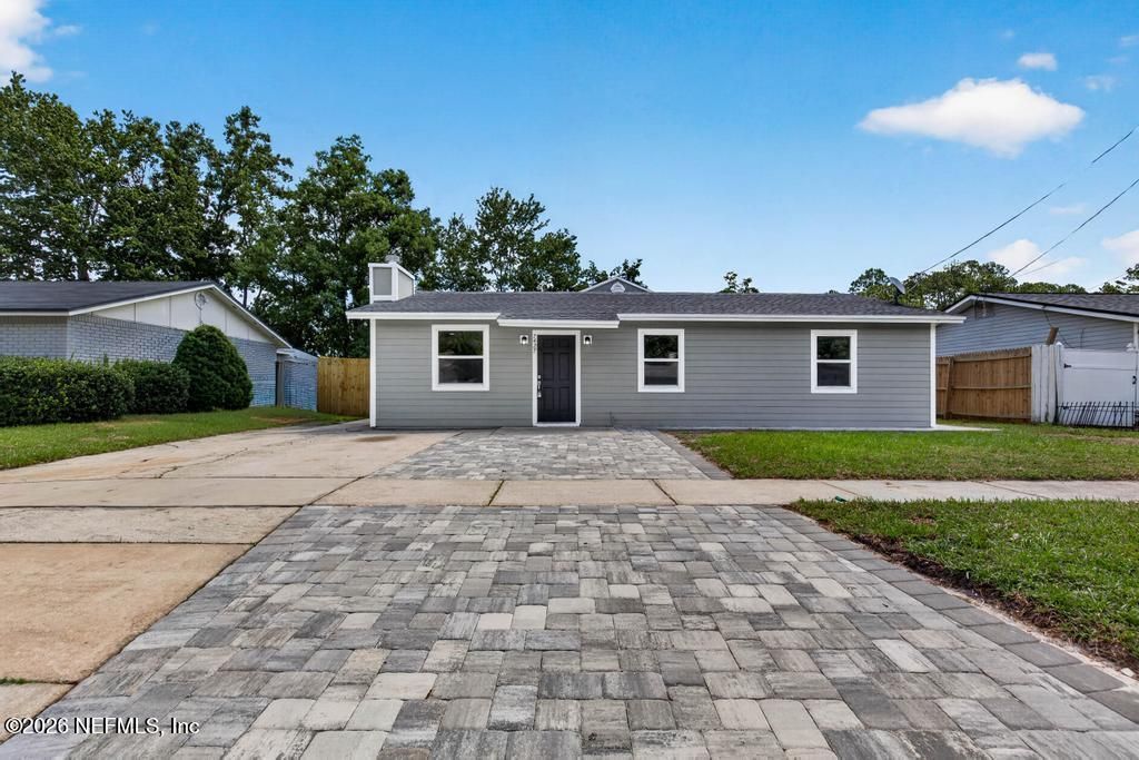 7427 JOHN F KENNEDY Drive W, Jacksonville, FL 32219